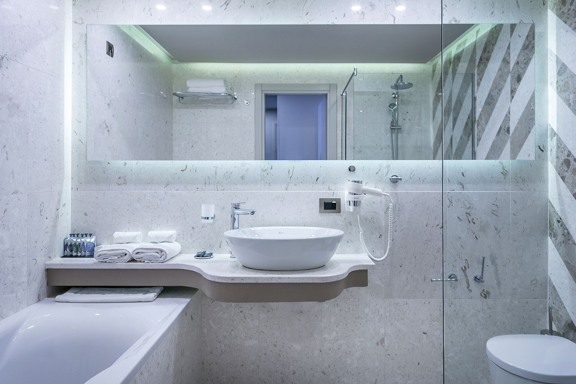 LAKE SUITE | The Lake hotel